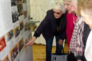 Anne’s Friends Excited To Find Old School Photos