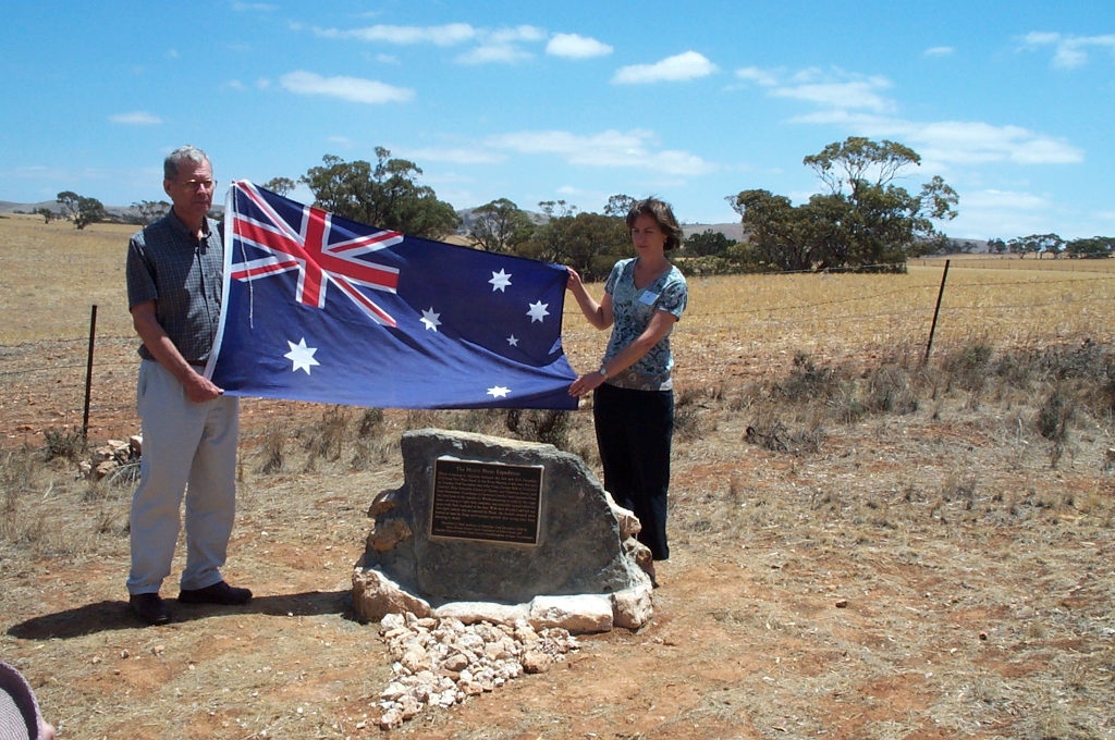 Dean Brown and Carolyn Daniels open the Hearnshaw Memorial - Dec 23rd 2006